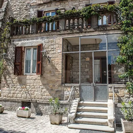 La Rosa Di Francesco Gæstehus Valfabbrica