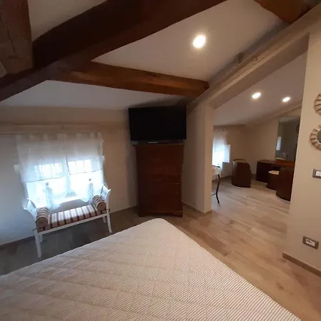 La Rosa Di Francesco Pensión 3*